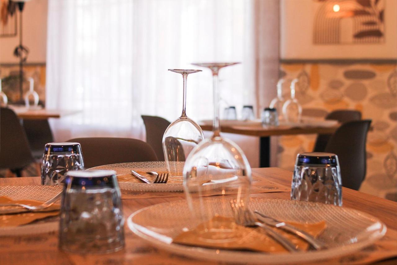 Hotel Restaurante Via Sevilla - Cadiz By Ma 22 Puntos El Cuervo  Ngoại thất bức ảnh